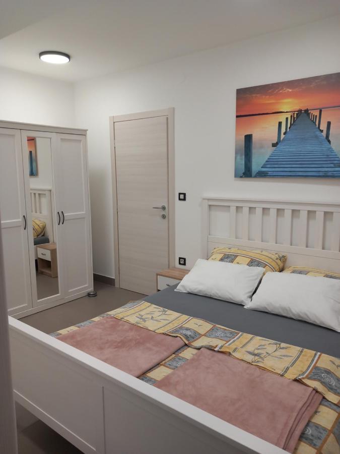 Apartmani Nizic Jadranovo Exterior photo